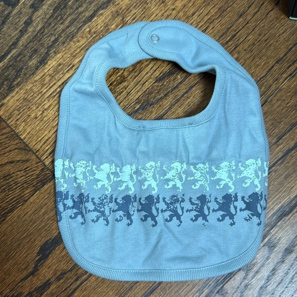 NIB Juicy Couture Boys Bib Set